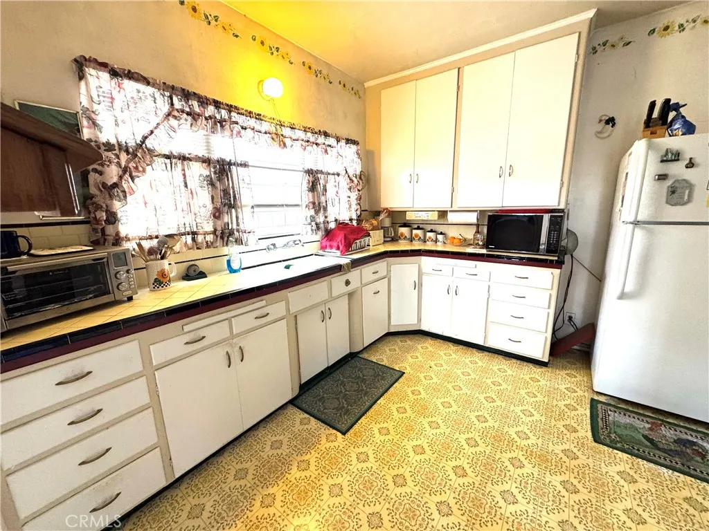 3940 S Wilton Place, Los Angeles, California 90062 home-pic-7